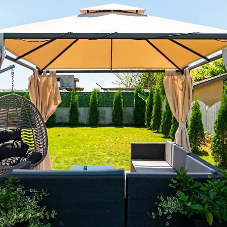 Guest house La Mansion 3*