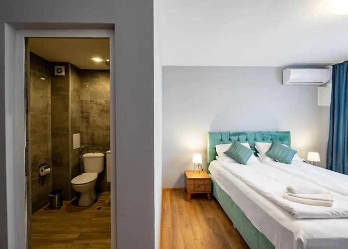 ゲストハウス La Mansion 3*